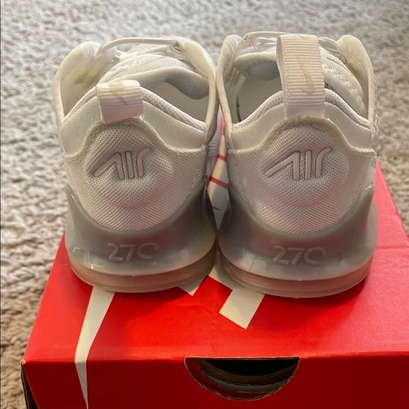 NWT/NWB - Kids Nike Air Max 270 (TD) White Sneakers Size 10C - Picture 5 of 7